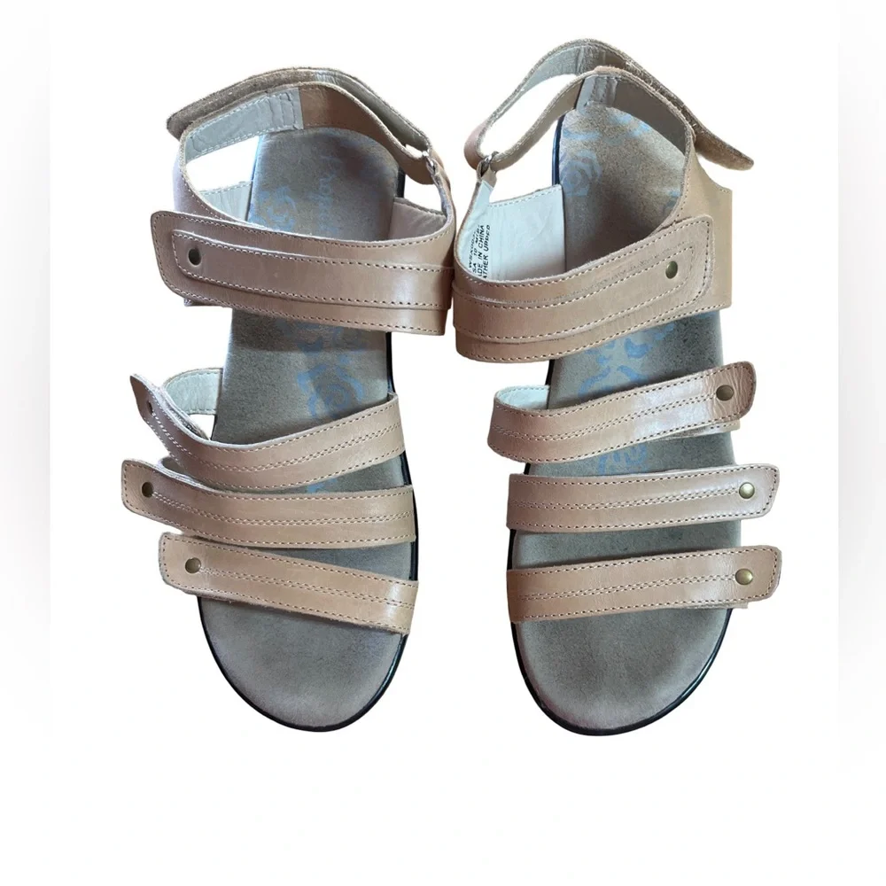 Propet BeigeAurora Leather Sandal Size 10 - Picture 2 of 9